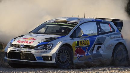 Sébastien Ogier et Julien Ingrassia (Volkswagen Polo-R) à l'attaque (JOSEP LAGO / AFP)