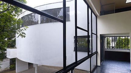 C'est au fond d'une impasse dans le 16e à Paris qu'on peut découvrir la maison La Roche conçue par Le Corbusier et Jeanneret 
 (Cemal Emden )