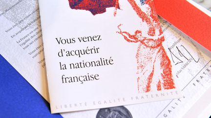 Le ministre de l'Int&eacute;rieur a annonc&eacute;, le 18 octobre 2012,&nbsp;qu'&ecirc;tre en CDI ne serait plus une obligation pour devenir citoyen fran&ccedil;ais. (ALAIN JOCARD / AFP)