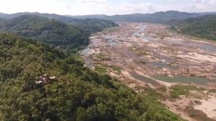 Le Mékong, la folie des barrages