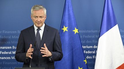 Le ministre de l'Economie, Bruno Le Maire, lors d'un déplacement à Berlin (Allemagne), sur les conséquences de la guerre en Ukraine, le 31 mars 2022. (TOBIAS SCHWARZ / AFP)