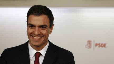 Il aurait pu devenir à 44 ans le nouveau Premier ministre espagnol. Mais le leader du parti socialiste espagnol (PSOE) a échoué à convaincre une majorité de députés espagnols en mars 2016.

	  (REUTERS/Sergio Perez )