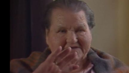 Sur les traces d'une icône publicitaire des années 80 : la mère Denis. Elle est devenue une star sur le tard : à 79 ans ! Sa mémoire continue d'être célébrée dans son village. (FRANCE 3)