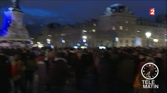 "Nuit Debout" se poursuit place de la République à Paris, avec un millier de personnes