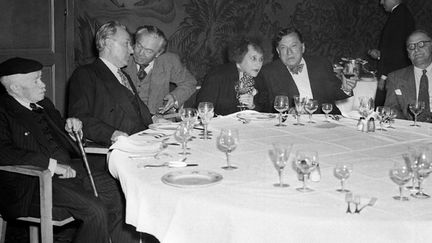 Le jury du Goncourt en 1948, avec au centre l'écrivain Colette
 (AFP)