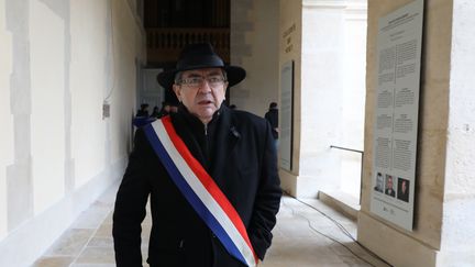 Le chef de file de La France insoumise Jean-Luc Mélenchon, à l'hôtel des Invalides, le 28 mars 2018. (LUDOVIC MARIN / AFP)