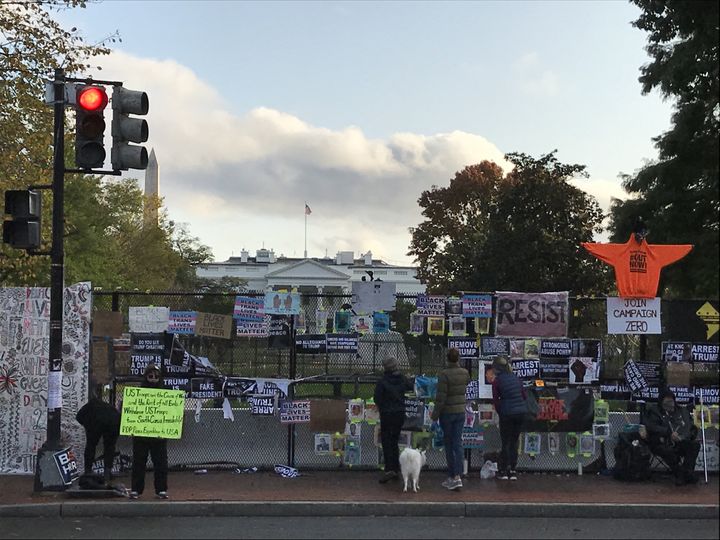 Tout le quartier du centre de Washington DC situé autour de la Maison-Blanche se prépare à une élection sous tension. (JEAN-MARC FOUR / RADIO FRANCE)