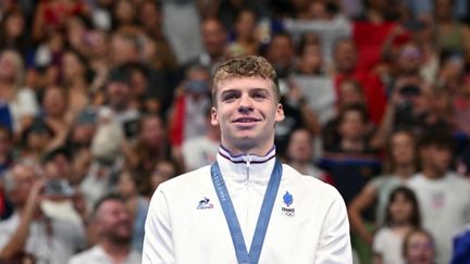 Paris 2024 : l'équipe de France de natation, menée par Léon Marchand, décroche le bronze au relais