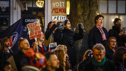 Manifestation organisée à Utrecht aux Pays-Bas ce jeudi 23 novembre en réaction à l'élection de Geert Wilders (ROBIN VAN LONKHUIJSEN / ANP)