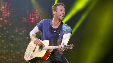 Chris Martin de Coldplay sur scène au parc Allianz de Sao Paulo (Brésil), le 7 novembre 2017. (ALE FRATA / AFP)