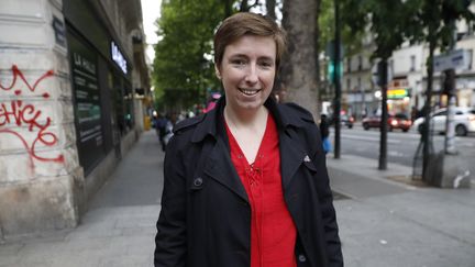 La militante Caroline de Haas, à Paris, le 12 mai 2017. (PATRICK KOVARIK / AFP)