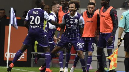 La joie après son but de l'attaquant et capitaine du TFC, Martin Braithwaite. (PASCAL PAVANI / AFP)