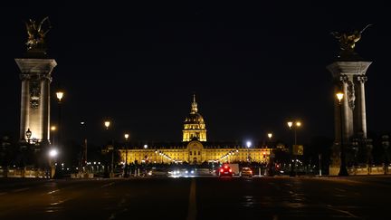 Les incidents du 27 juin entre jeunes et forces de l'ordre se sont déroulés sur l'esplanade des Invalides, à Paris. (LUDOVIC MARIN / AFP)