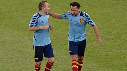 Les deux joueurs espagnols du FC Barcelone, Iniesta et Xavi