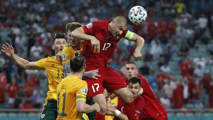 Burak Yilmaz et ses partenaires sont au plus mal après deux défaites dans le groupe A. (VALENTYN OGIRENKO / POOL)