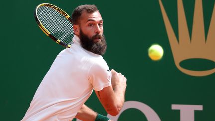 Benoît Paire sur le court Rainier III lors du Masters 1000 de Monte-Carlo 2022. (VALERY HACHE / AFP)