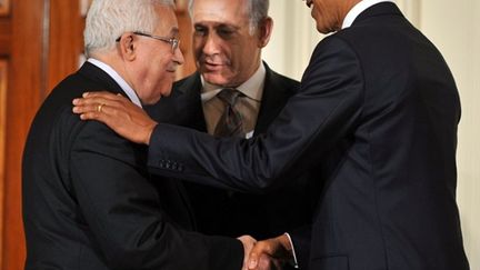 Le président US, Barack Obama, Mahmoud Abbas (G) et Benjamin Netanyahu (C) à la Maison blanche le 01/09/10 (AFP Tim Sloan)