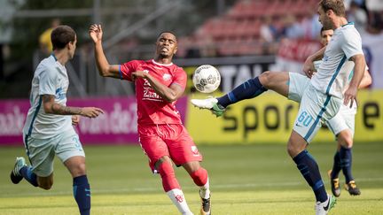 Le Zenit de Branislav Ivanovic (à droite) surpris par Utrecht (JOEP LEENEN / ANP)