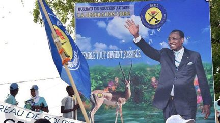 Une affiche du président Idriss Déby à N'Djamena lors de la campagne présidentielle de 2016 (ISSOUF SANOGO / AFP)