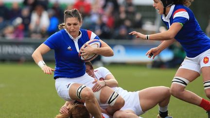 Lenaïg Corson, ici face à l'Angleterre le 10 février 2019, et les Bleues veulent remporter le Tournoi des Six Nations. (LINDSEY PARNABY / AFP)