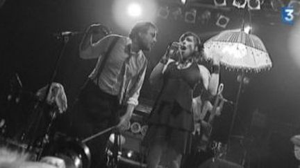 Caravan Palace et Bastien Maupomé au Cabaret Frappé
 (Culturebox)