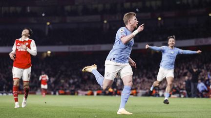 Kevin De Bruyne célèbre son but avec Manchester City contre Arsenal en Premier League, le 15 février 2023. (IAN KINGTON / AFP)