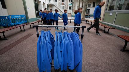 Uniform in a primary school in Nice, January 2023 (illustrative photo).  (SEBASTIEN BOTELLA / MAXPPP)