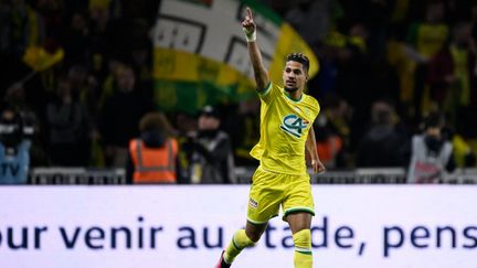 Ludovic Blas célèbre son but contre l'Olympique Lyonnais en demi-finale de la Coupe de France, mercredi 5 avril. (LOIC VENANCE / AFP)