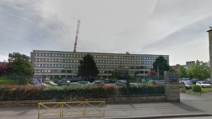 Dans un communiqu&eacute; publi&eacute; mardi 31 mars, le rectorat de Rennes (Ille-et-Vilaine) annonce la suspension imm&eacute;diate d'un professeur d'Education physique et sportive d'un coll&egrave;ge de l'acad&eacute;mie. ( GOOGLE STREET VIEW / FRANCETV INFO )