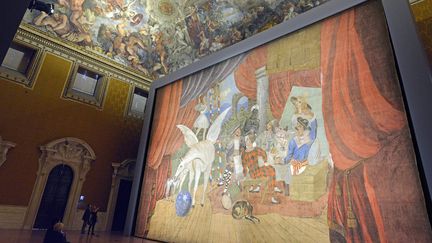 Le rideau monumental peint par Picasso pour le ballet "Parade", Rome, 1917
 (Mimmo Frassineti/ PHOTOSHOT/MAXPPP)
