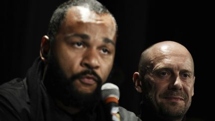 Dieudonn&eacute; et Alain Soral, le 8 mai 2009 &agrave; Paris.&nbsp; (OLIVIER LABAN-MATTEI / AFP)