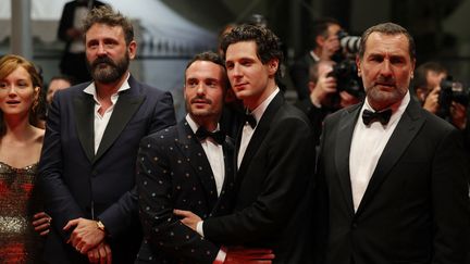 Quentin Dupieux vient présenter son dixième film au Festival de Cannes avec son casting de folie, et très complice, notamment avec&nbsp;Anais Demoustier,&nbsp;Jérôme Niel,&nbsp;Vincent Lacoste et Gilles Lellouche.&nbsp; (VALERY HACHE / AFP)