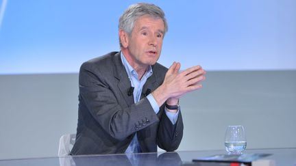 L'&eacute;conomiste Alain Minc sur le plateau de France 5, le 10 mars 2013. (IBO / SIPA)