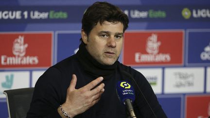 Mauricio Pochettino répond en conférence de presse avant la demi-finale retour de Ligue des champions contre Manchester City. (JEAN CATUFFE / AFP)