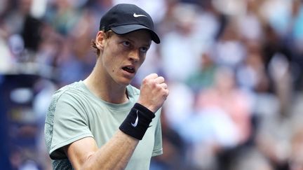 Jannik Sinner lors de la finale de l'US Open, remportée contre Taylor Fritz, le 8 septembre 2024, à New York. (MATTHEW STOCKMAN / AFP)