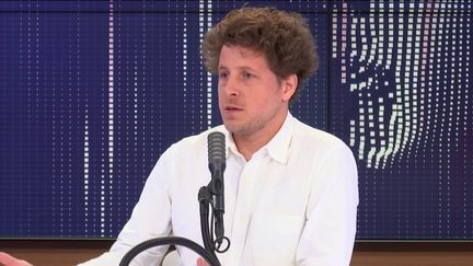 Julien Bayou,&nbsp;secrétaire général d’Europe Écologie-Les Verts, invité du "8h30 franceinfo", lundi 6 juillet 2020. (FRANCEINFO / RADIOFRANCE)