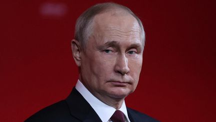 Le président russe, Vladimir Poutine, lors d'une cérémonie à Moscou, le 9 novembre 2022. (SERGEI BOBYLYOV / SPUTNIK / AFP)