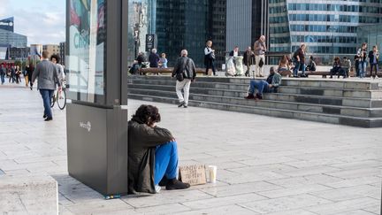 Plusieurs catégories de la population française, notamment les femmes isolées et les couples avec enfants, se précarisent, selon un rapport du Secours catholique, publié le 9 novembre 2017. (BRUNO LEVESQUE / MAXPPP)