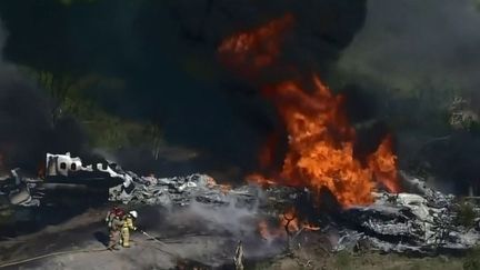 C'est un miracle qui semble s'être produit à Houston, au Texas (États-Unis). Après avoir décollé, un avion a subi un accident spectaculaire. Les 21 personnes à bord ont toutes survécu. (CAPTURE ECRAN FRANCE 3)