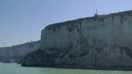 Le port normand de Fécand (Seine-Maritime) vit depuis des siècles au rythme des marins. Si les pêcheurs qui partaient jadis de l'autre côté de l'Atlantique ont disparu, le Mille-pattes, un vieux gréement, et son capitaine Astérix naviguent toujours. (FRANCE 3)