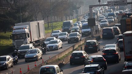 Un embouteillage sur le périphérique parisien.&nbsp; (LUC NOBOUT / MAXPPP)