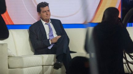 Charlie Sheen sur le plateau de NBC lors de son annonce
 (Andrew Burton / GETTY IMAGES NORTH AMERICA / AFP)