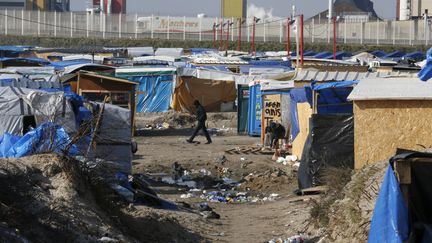 Dans la "jungle" de Calais (Pas-de-Calais), le 16 mars 2016.&nbsp; (PASCAL ROSSIGNOL / REUTERS)