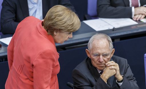 Wolfgang Schäuble et Angela Merkel au Bundestag le 17 juillet 2015 (AFP - Reynaldo Paganelli/NurPhoto)