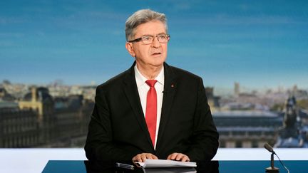 Jean-Luc Mélenchon, sur le plateau de France 2, le mercredi 12 juin 2024, à Paris. (DIMITAR DILKOFF / AFP)