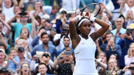 Cori Gauff, lors de sa victoire contre Venus Williams, le 1er juillet 2019 à Wimbledon. (BEN STANSALL / AFP)