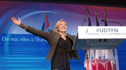 La pr&eacute;sidente du Front national, Marine Le Pen, le 15 septembre 2013 pour l'universit&eacute; d'&eacute;t&eacute; du parti &agrave; Marseille (Bouches-du-Rh&ocirc;ne). (BERTRAND LANGLOIS / AFP)