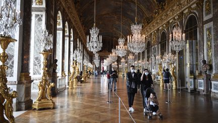 Le Château&nbsp;de Versailles a rouvert ses portes le 6 juin 2020.&nbsp; (JULIEN DE ROSA / EPA)