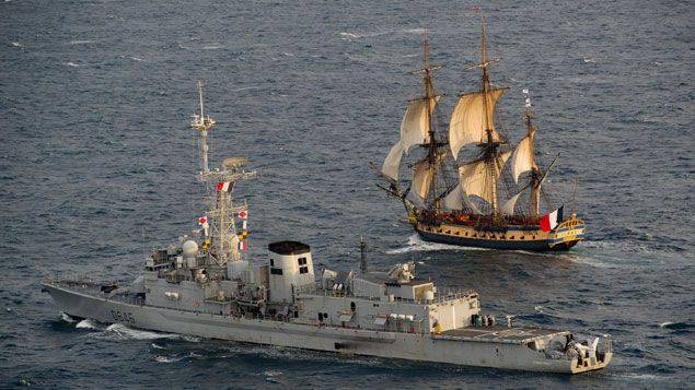 &nbsp; (Retour du voyage inaugural de L'Hermione accompagnée du Latouche Tréville  © Stephane MARC - Marine Nationale)