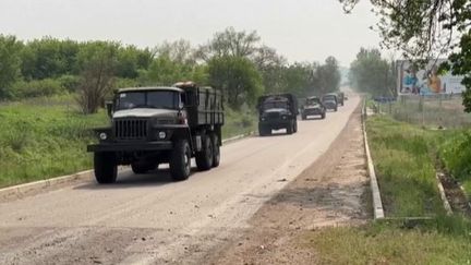 La journaliste Agnès&nbsp;Vahramian, envoyée spéciale à&nbsp;Bilohorivka&nbsp;(Ukraine), fait le point sur l'avancée des combats en Ukraine, lundi 9 mai. (FRANCE 2)